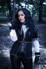 yennefer_cosplay_4___the_witcher_3_wild_hunt_by_abigailsins-d85a208.jpg