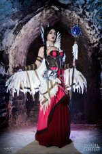 philippa-eilhart-cosplay-1.jpg