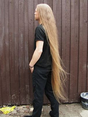 Very veery long hair.jpg